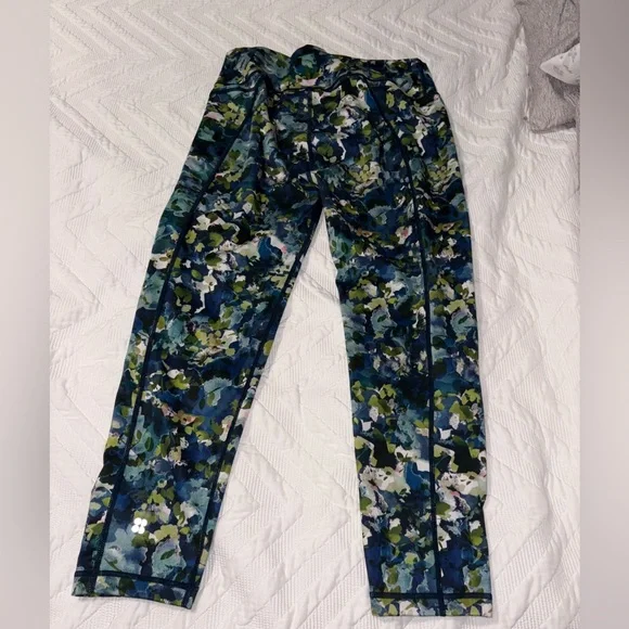 Sweaty Betty XL Leggings in Blue and Green Floral, great quality - Picture 2 of 3